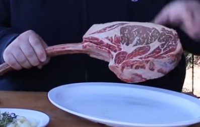 tomahawk ribeye steak